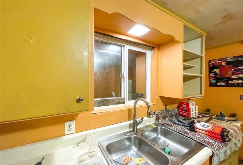 9040 3rd, Seattle, Washington 98106, 5 Bedrooms Bedrooms, ,2 BathroomsBathrooms,Residential,For Sale,3rd,NWM1877403