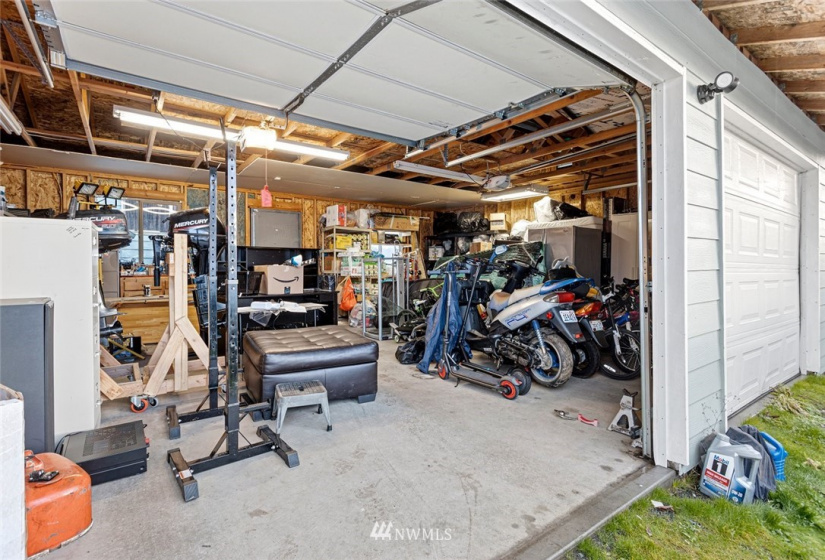 2202 Summit, Everett, Washington 98201, 3 Bedrooms Bedrooms, ,Residential,For Sale,Summit,NWM1876940