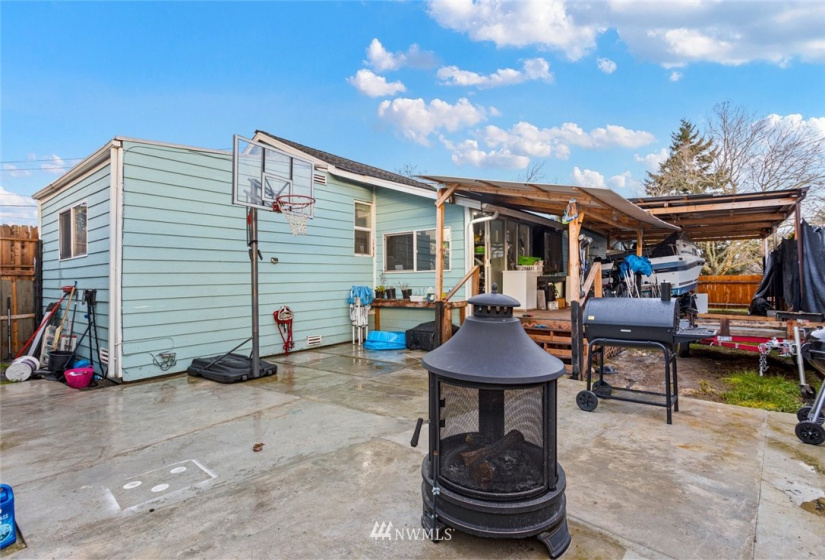 2202 Summit, Everett, Washington 98201, 3 Bedrooms Bedrooms, ,Residential,For Sale,Summit,NWM1876940