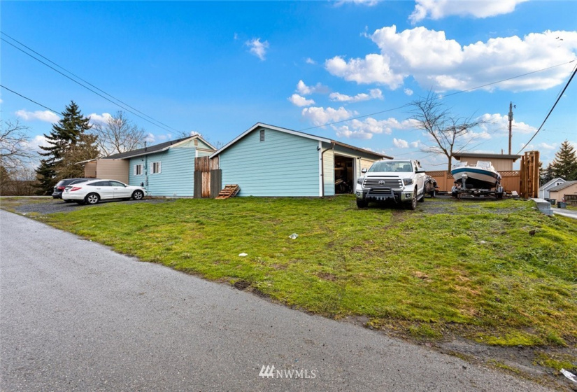 2202 Summit, Everett, Washington 98201, 3 Bedrooms Bedrooms, ,Residential,For Sale,Summit,NWM1876940