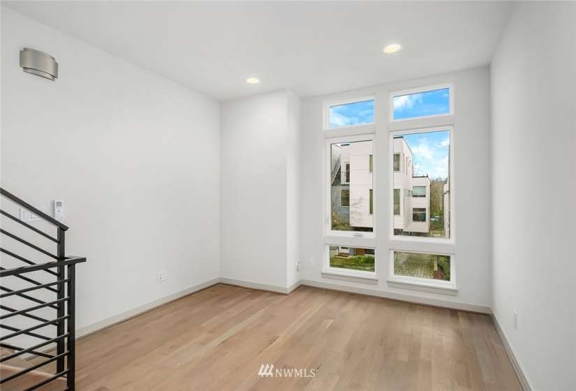 5044 B Sand Point, Seattle, Washington 98105, 2 Bedrooms Bedrooms, ,1 BathroomBathrooms,Residential,For Sale,Sand Point,NWM1876307