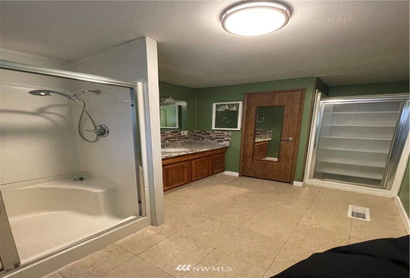 4205 Auburn, Auburn, Washington 98092, 3 Bedrooms Bedrooms, ,Manufactured In Park,For Sale,Auburn,NWM1876079