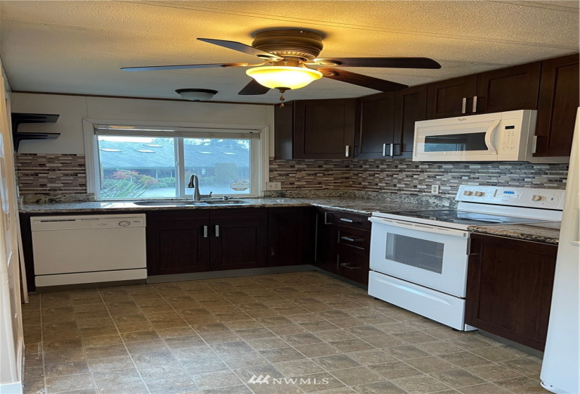 4205 Auburn, Auburn, Washington 98092, 3 Bedrooms Bedrooms, ,Manufactured In Park,For Sale,Auburn,NWM1876079