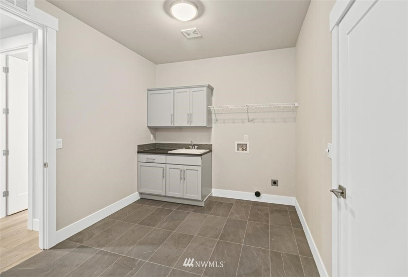 9623 39th, Lacey, Washington 98516, 5 Bedrooms Bedrooms, ,3 BathroomsBathrooms,Residential,For Sale,Eagle Cliffe,39th,NWM1878276