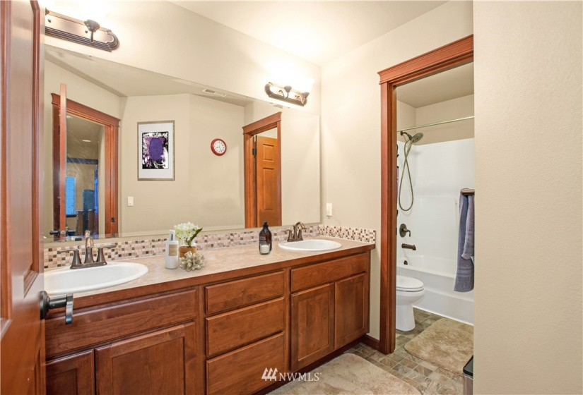 4031 Amelia, Lacey, Washington 98516, 6 Bedrooms Bedrooms, ,2 BathroomsBathrooms,Residential,For Sale,Campus Estates,Amelia,NWM1876995