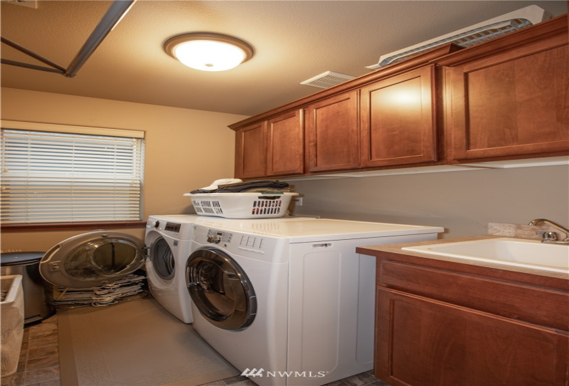4031 Amelia, Lacey, Washington 98516, 6 Bedrooms Bedrooms, ,2 BathroomsBathrooms,Residential,For Sale,Campus Estates,Amelia,NWM1876995
