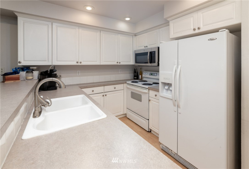 12034 15th, Seattle, Washington 98125, 1 Bedroom Bedrooms, ,1 BathroomBathrooms,Residential,For Sale,Sedona Court,15th,NWM1878124