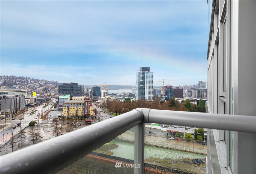 588 Bell Street, Seattle, Washington 98121, 2 Bedrooms Bedrooms, ,1 BathroomBathrooms,Residential,For Sale,Insignia,Bell Street,NWM1878129