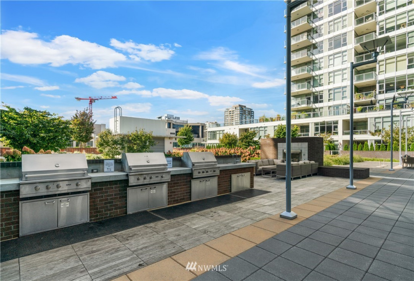 588 Bell Street, Seattle, Washington 98121, 2 Bedrooms Bedrooms, ,1 BathroomBathrooms,Residential,For Sale,Insignia,Bell Street,NWM1878129