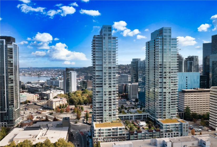 588 Bell Street, Seattle, Washington 98121, 2 Bedrooms Bedrooms, ,1 BathroomBathrooms,Residential,For Sale,Insignia,Bell Street,NWM1878129