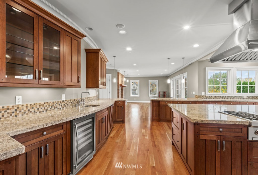 8928 33rd, Yarrow Point, Washington 98004, 4 Bedrooms Bedrooms, ,3 BathroomsBathrooms,Residential Lease,For Rent,33rd,NWM1877914