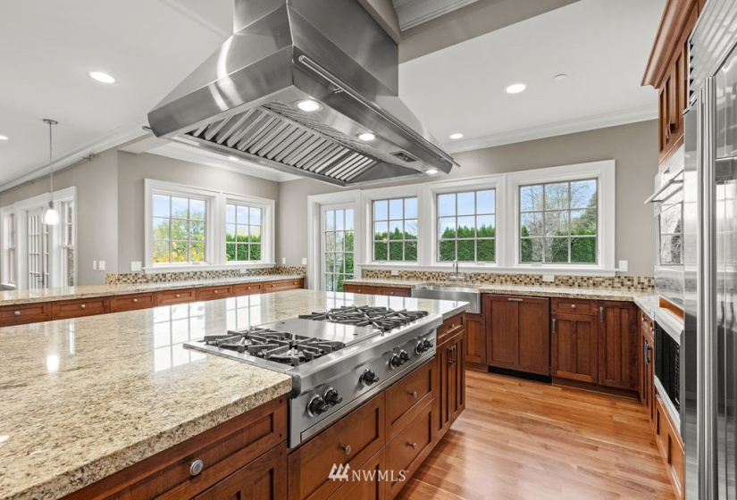 8928 33rd, Yarrow Point, Washington 98004, 4 Bedrooms Bedrooms, ,3 BathroomsBathrooms,Residential Lease,For Rent,33rd,NWM1877914