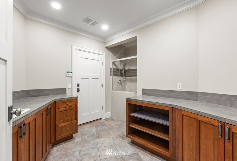 8928 33rd, Yarrow Point, Washington 98004, 4 Bedrooms Bedrooms, ,3 BathroomsBathrooms,Residential Lease,For Rent,33rd,NWM1877914