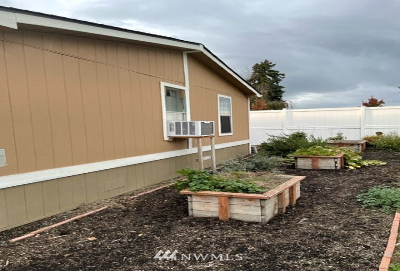 210 37th, Auburn, Washington 98002, 3 Bedrooms Bedrooms, ,2 BathroomsBathrooms,Manufactured In Park,For Sale,37th,NWM1878449