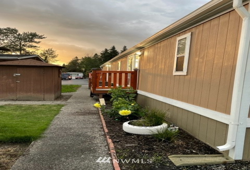 210 37th, Auburn, Washington 98002, 3 Bedrooms Bedrooms, ,2 BathroomsBathrooms,Manufactured In Park,For Sale,37th,NWM1878449