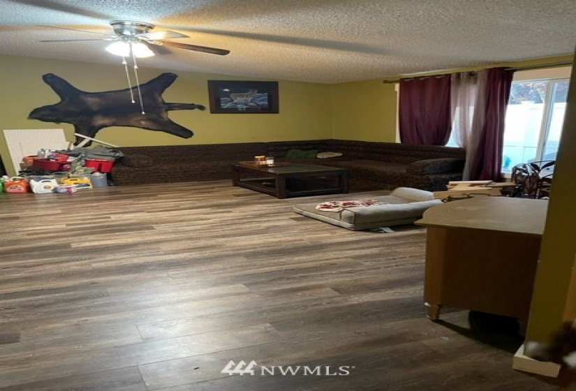 210 37th, Auburn, Washington 98002, 3 Bedrooms Bedrooms, ,2 BathroomsBathrooms,Manufactured In Park,For Sale,37th,NWM1878449