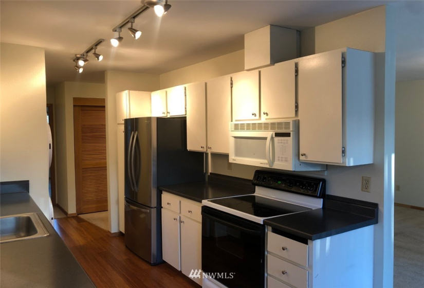 14160 74th, Kirkland, Washington 98034, 2 Bedrooms Bedrooms, ,1 BathroomBathrooms,Residential Lease,For Rent,74th,NWM1878591