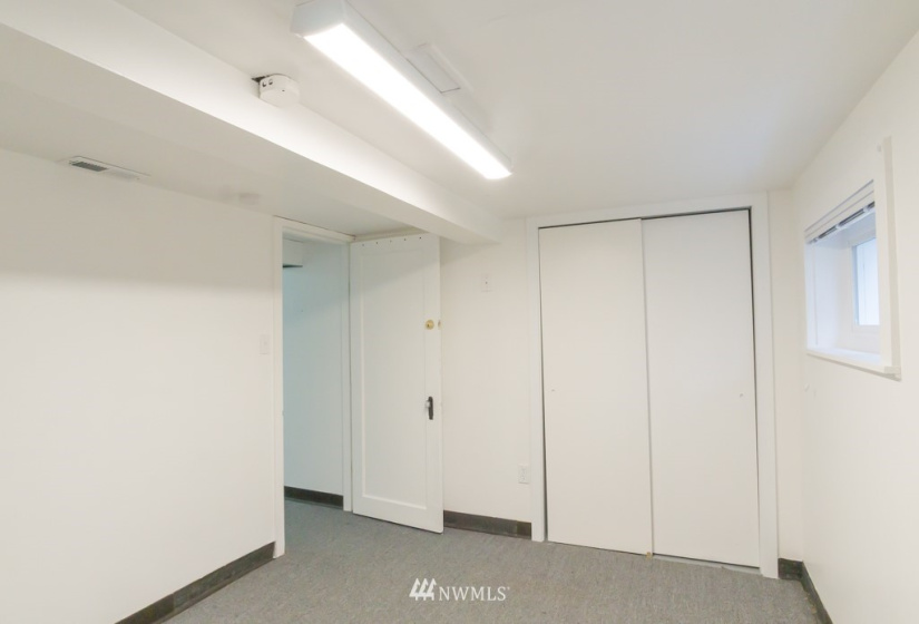 7547 26th, Seattle, Washington 98117, 4 Bedrooms Bedrooms, ,1 BathroomBathrooms,Residential Lease,For Rent,26th,NWM1878627