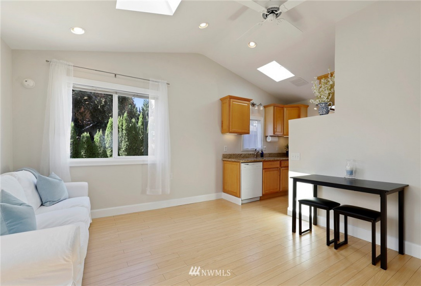 334 Williams, Renton, Washington 98057, 2 Bedrooms Bedrooms, ,Residential,For Sale,Williams,NWM1878664