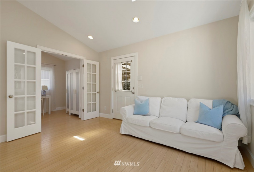 334 Williams, Renton, Washington 98057, 2 Bedrooms Bedrooms, ,Residential,For Sale,Williams,NWM1878664