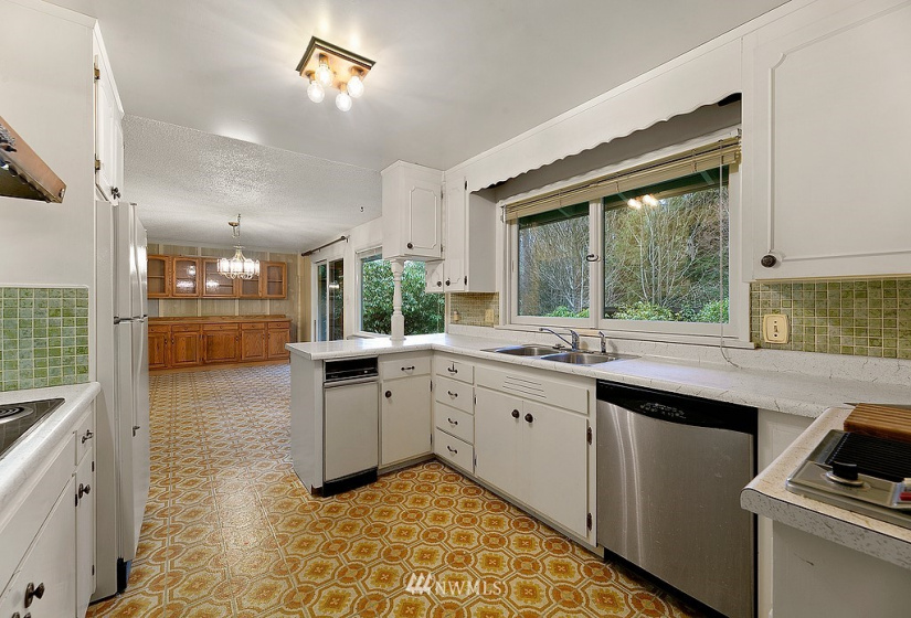 15814 70th, Edmonds, Washington 98026, 4 Bedrooms Bedrooms, ,1 BathroomBathrooms,Residential,For Sale,Meadowdale Beach,70th,NWM1878193