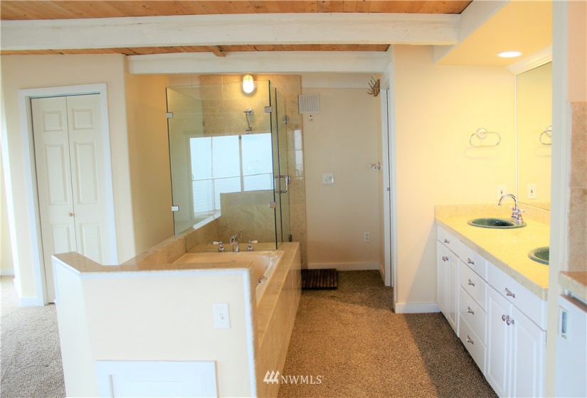 6520 Whitman, Tacoma, Washington 98422, 3 Bedrooms Bedrooms, ,2 BathroomsBathrooms,Residential,For Sale,Dash Point View,Whitman,NWM1861669