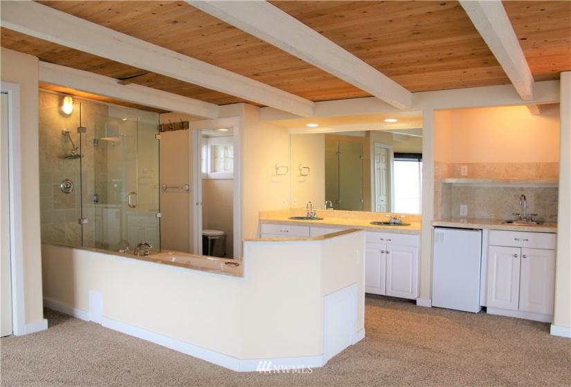 6520 Whitman, Tacoma, Washington 98422, 3 Bedrooms Bedrooms, ,2 BathroomsBathrooms,Residential,For Sale,Dash Point View,Whitman,NWM1861669