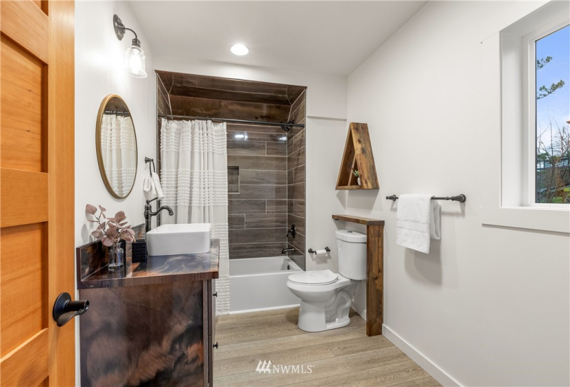 1132 28th, Tacoma, Washington 98403, 4 Bedrooms Bedrooms, ,2 BathroomsBathrooms,Residential,For Sale,28th,NWM1878778