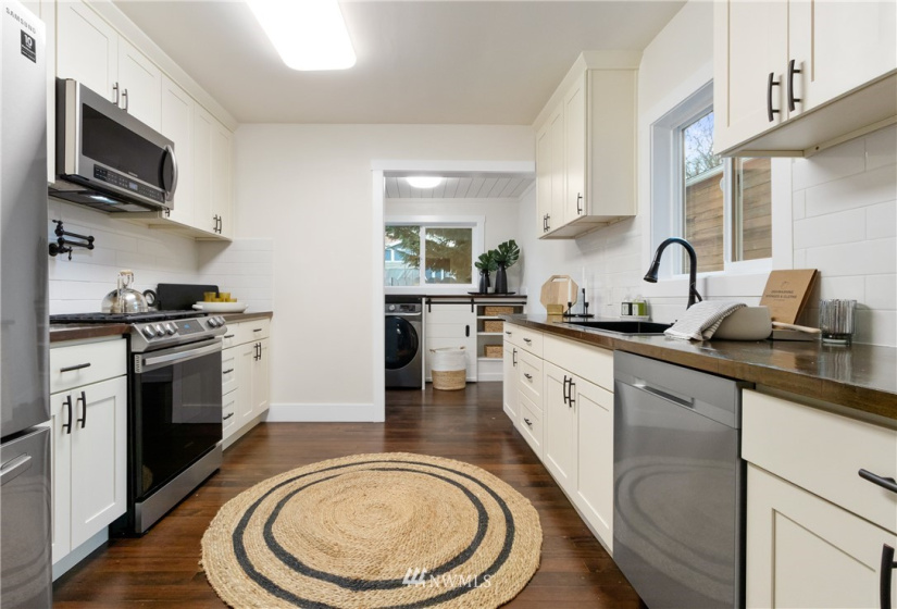 1132 28th, Tacoma, Washington 98403, 4 Bedrooms Bedrooms, ,2 BathroomsBathrooms,Residential,For Sale,28th,NWM1878778