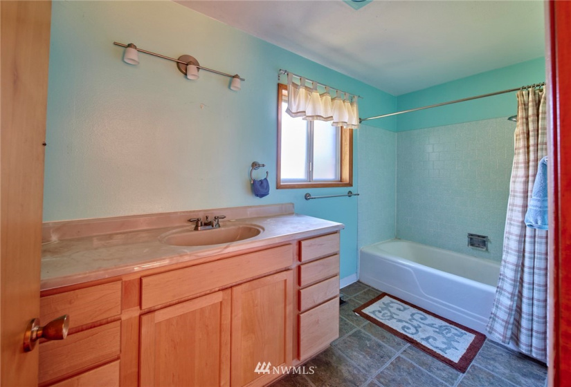 1782 Lewis River, Woodland, Washington 98674, 3 Bedrooms Bedrooms, ,1 BathroomBathrooms,Residential,For Sale,Lewis River,NWM1878745