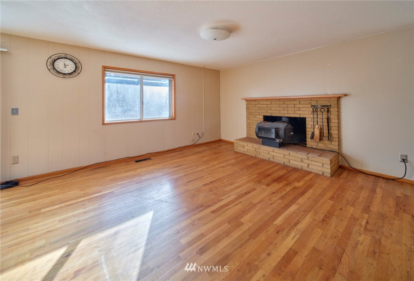 1782 Lewis River, Woodland, Washington 98674, 3 Bedrooms Bedrooms, ,1 BathroomBathrooms,Residential,For Sale,Lewis River,NWM1878745