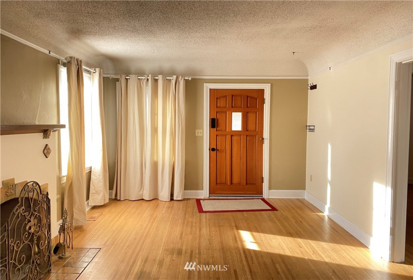 4114 Hill, Seattle, Washington 98116, 3 Bedrooms Bedrooms, ,1 BathroomBathrooms,Residential Lease,For Rent,Hill,NWM1878881