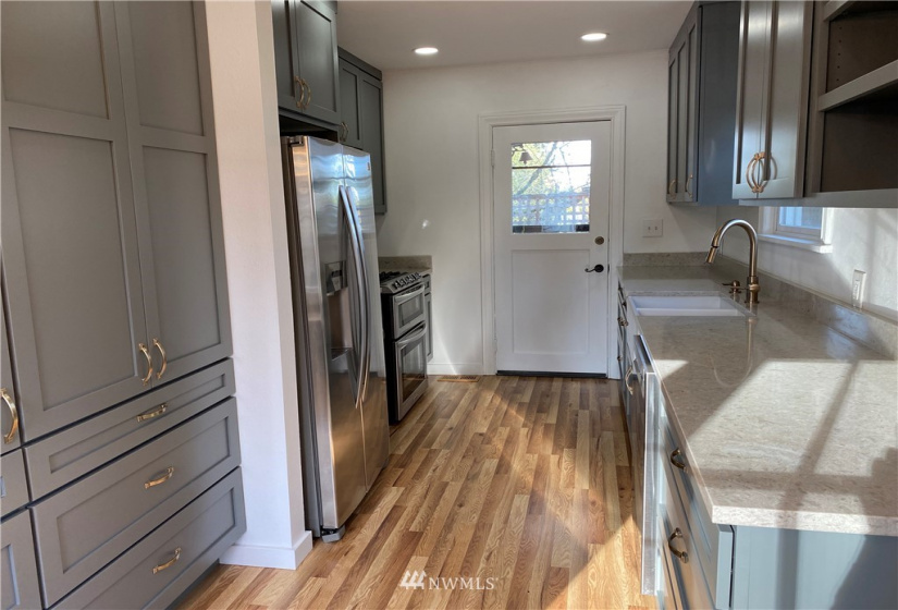 4114 Hill, Seattle, Washington 98116, 3 Bedrooms Bedrooms, ,1 BathroomBathrooms,Residential Lease,For Rent,Hill,NWM1878881