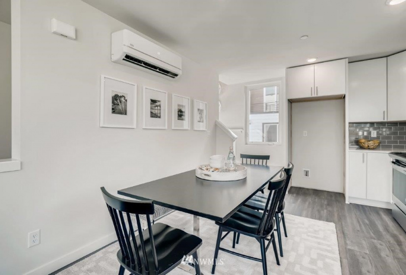7130 B Beacon, Seattle, Washington 98108, 2 Bedrooms Bedrooms, ,1 BathroomBathrooms,Residential,For Sale,Helio,Beacon,NWM1878945