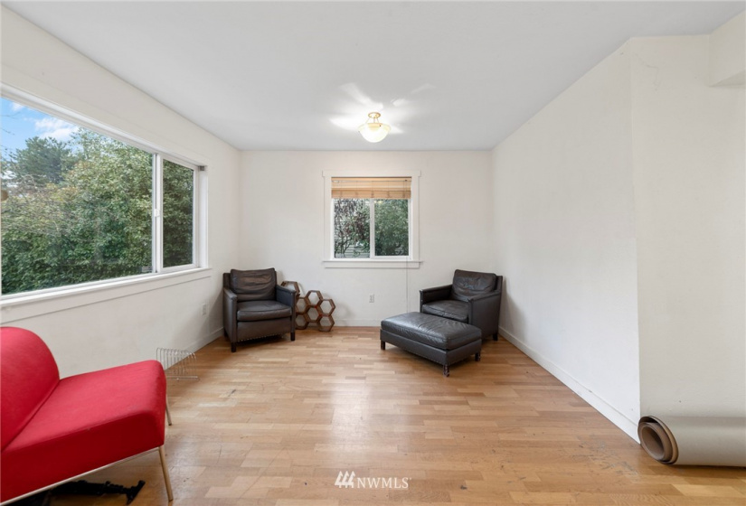 11685 44th, Tukwila, Washington 98178, 3 Bedrooms Bedrooms, ,2 BathroomsBathrooms,Residential,For Sale,44th,NWM1873666