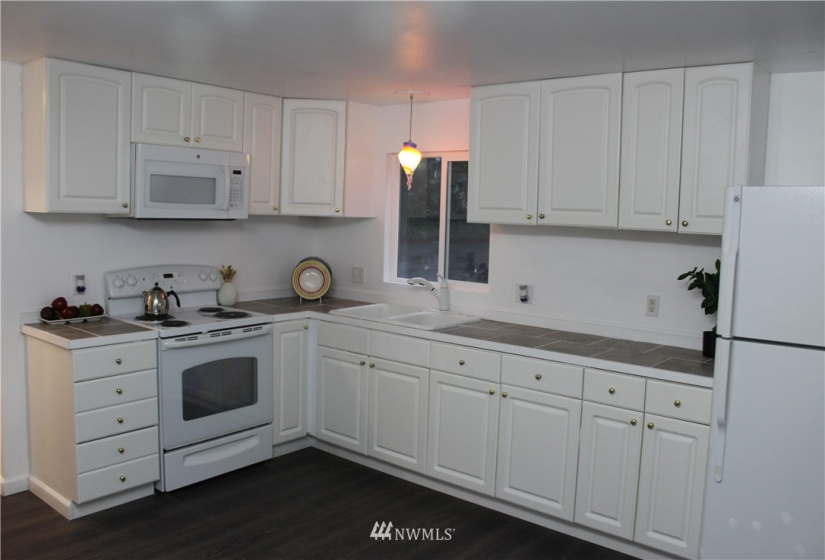15503 Cedar Park, Olalla, Washington 98359, 2 Bedrooms Bedrooms, ,1 BathroomBathrooms,Manufactured In Park,For Sale,Cedar Park,NWM1878892