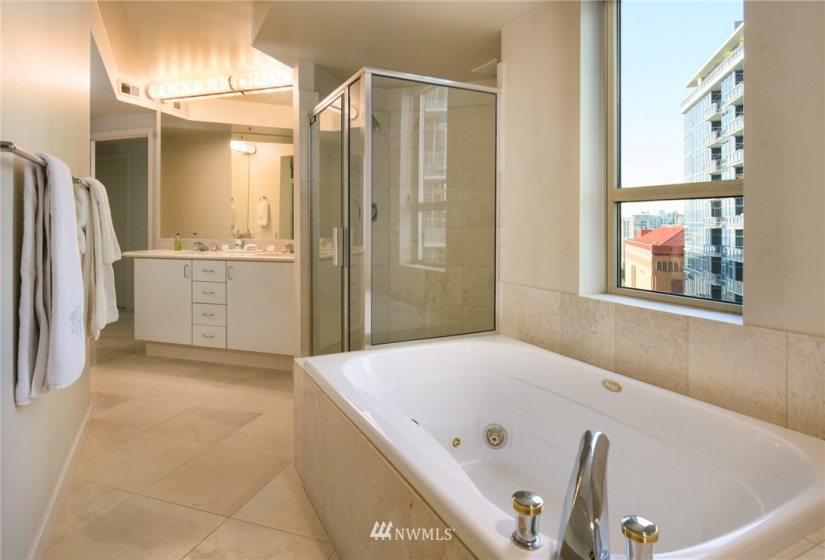 2000 1st, Seattle, Washington 98121, 2 Bedrooms Bedrooms, ,2 BathroomsBathrooms,Residential,For Sale,One Pacific Tower,1st,NWM1878267