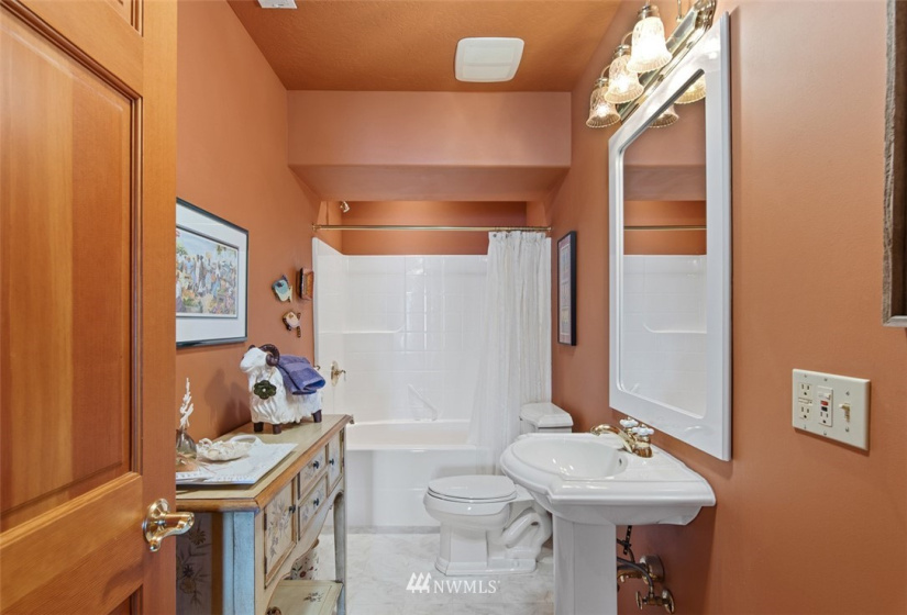 3103 Mt Vista, Lummi Island, Washington 98262, 2 Bedrooms Bedrooms, ,3 BathroomsBathrooms,Residential,For Sale,Mt Vista,NWM1877799