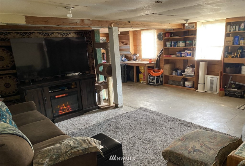 715 Main Street, Waitsburg, Washington 99361, 2 Bedrooms Bedrooms, ,1 BathroomBathrooms,Residential,For Sale,Main Street,NWM1879230