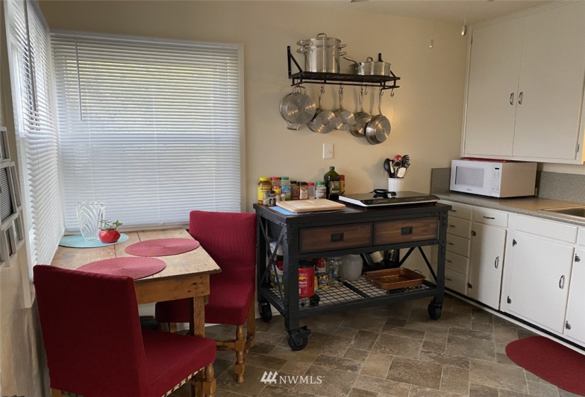 715 Main Street, Waitsburg, Washington 99361, 2 Bedrooms Bedrooms, ,1 BathroomBathrooms,Residential,For Sale,Main Street,NWM1879230