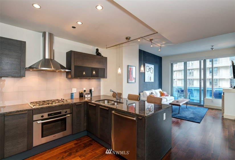 737 Olive, Seattle, Washington 98101, 1 Bedroom Bedrooms, ,1 BathroomBathrooms,Residential Lease,For Rent,Olive 8,Olive,NWM1879474