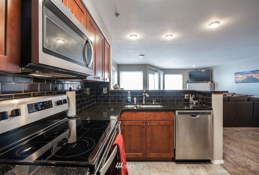 2900 Marina, Moses Lake, Washington 98837, 2 Bedrooms Bedrooms, ,2 BathroomsBathrooms,Residential,For Sale,Sunset Shores Condominiums,Marina,NWM1879161