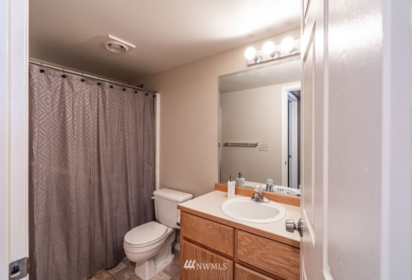 2900 Marina, Moses Lake, Washington 98837, 2 Bedrooms Bedrooms, ,2 BathroomsBathrooms,Residential,For Sale,Sunset Shores Condominiums,Marina,NWM1879161