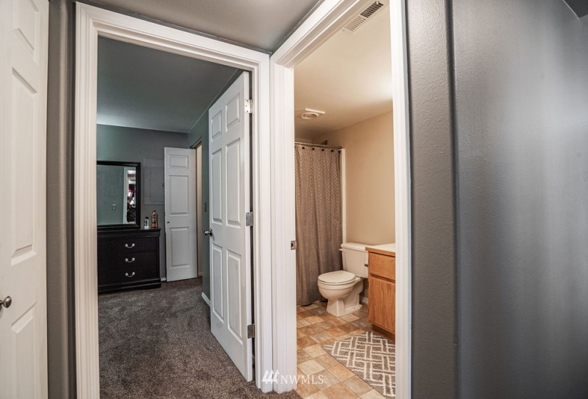 2900 Marina, Moses Lake, Washington 98837, 2 Bedrooms Bedrooms, ,2 BathroomsBathrooms,Residential,For Sale,Sunset Shores Condominiums,Marina,NWM1879161