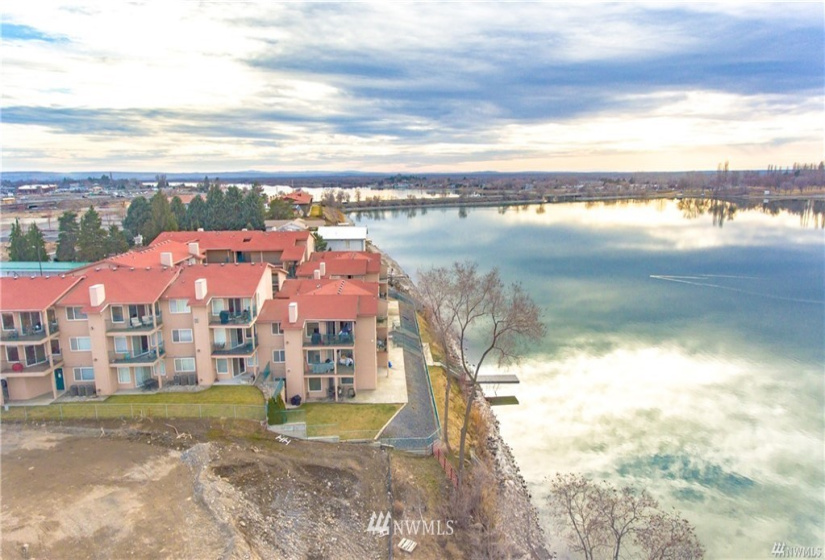 2900 Marina, Moses Lake, Washington 98837, 2 Bedrooms Bedrooms, ,2 BathroomsBathrooms,Residential,For Sale,Sunset Shores Condominiums,Marina,NWM1879161