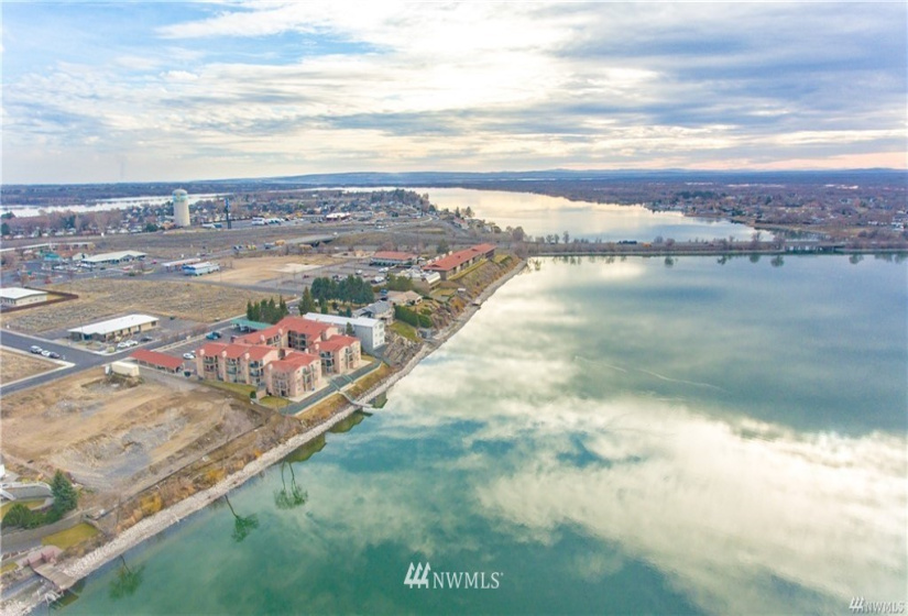 2900 Marina, Moses Lake, Washington 98837, 2 Bedrooms Bedrooms, ,2 BathroomsBathrooms,Residential,For Sale,Sunset Shores Condominiums,Marina,NWM1879161