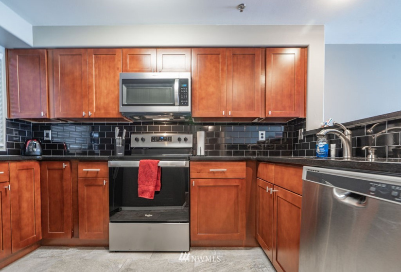 2900 Marina, Moses Lake, Washington 98837, 2 Bedrooms Bedrooms, ,2 BathroomsBathrooms,Residential,For Sale,Sunset Shores Condominiums,Marina,NWM1879161