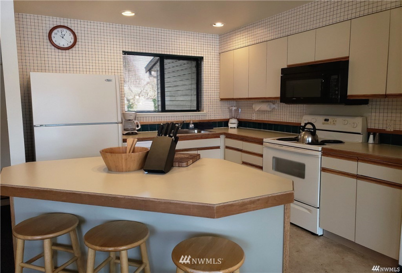 1 Lakeside 708-E, Manson, Washington 98831, 2 Bedrooms Bedrooms, ,2 BathroomsBathrooms,Residential,For Sale,Lakeside,Lakeside 708-E,NWM1879800