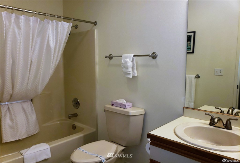 1 Lakeside 708-E, Manson, Washington 98831, 2 Bedrooms Bedrooms, ,2 BathroomsBathrooms,Residential,For Sale,Lakeside,Lakeside 708-E,NWM1879800