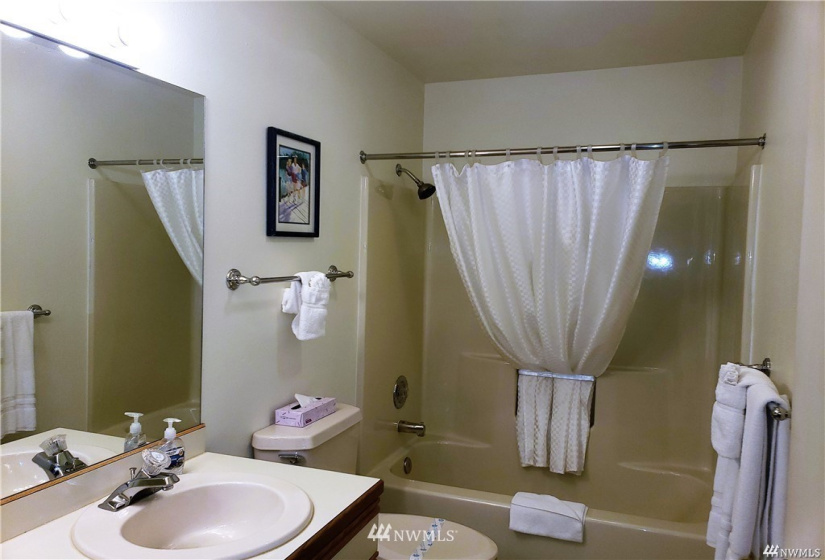 1 Lakeside 708-E, Manson, Washington 98831, 2 Bedrooms Bedrooms, ,2 BathroomsBathrooms,Residential,For Sale,Lakeside,Lakeside 708-E,NWM1879800